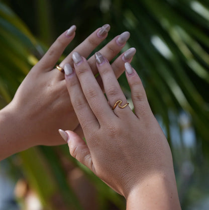 Anillo Ondas Minimalista