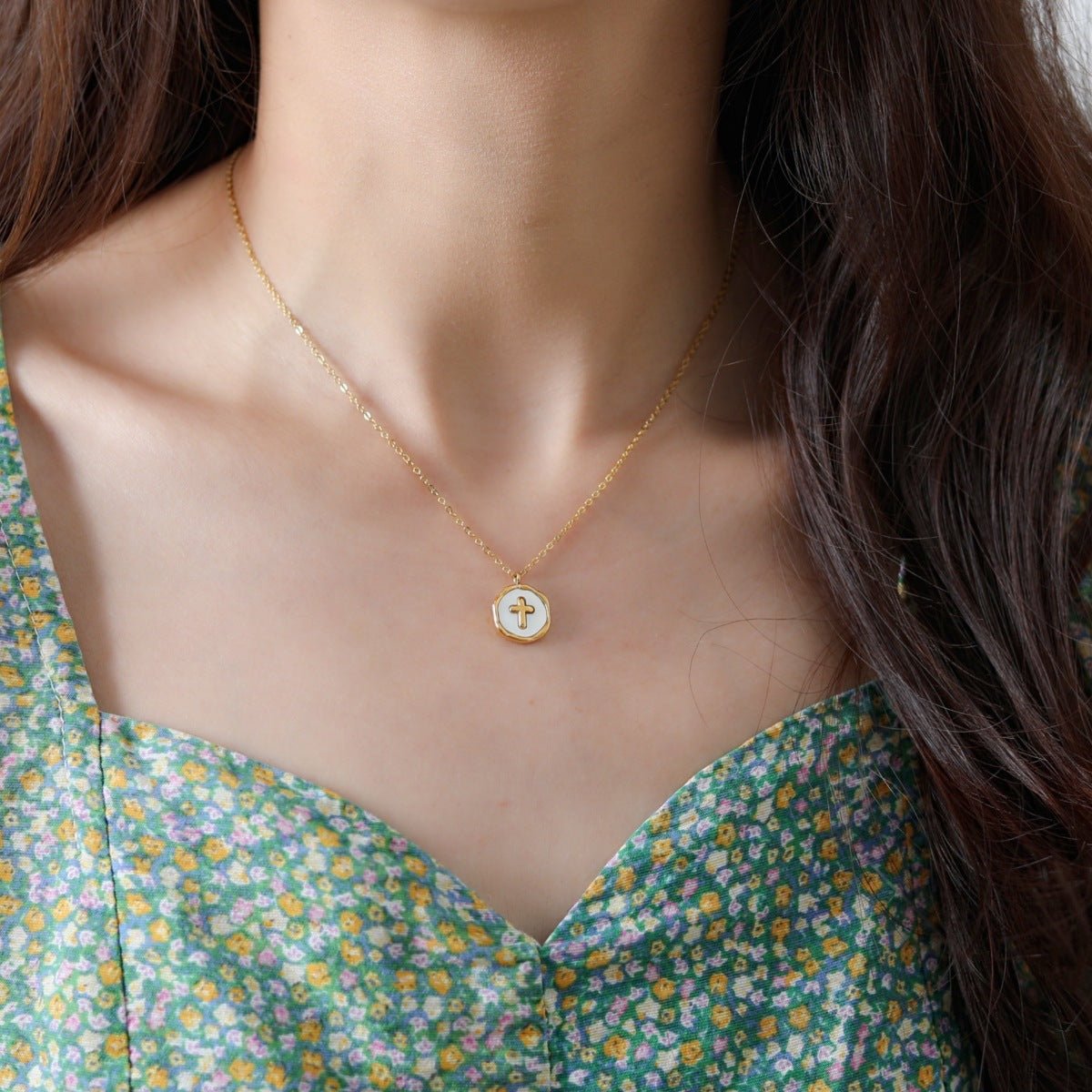 Collar de Nácar con Símbolos - Lovia