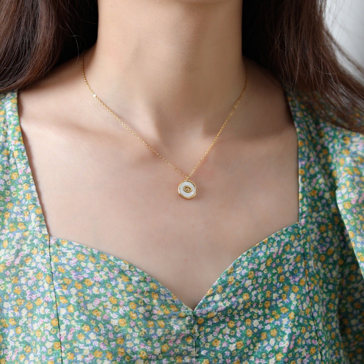 Collar de Nácar con Símbolos - Lovia