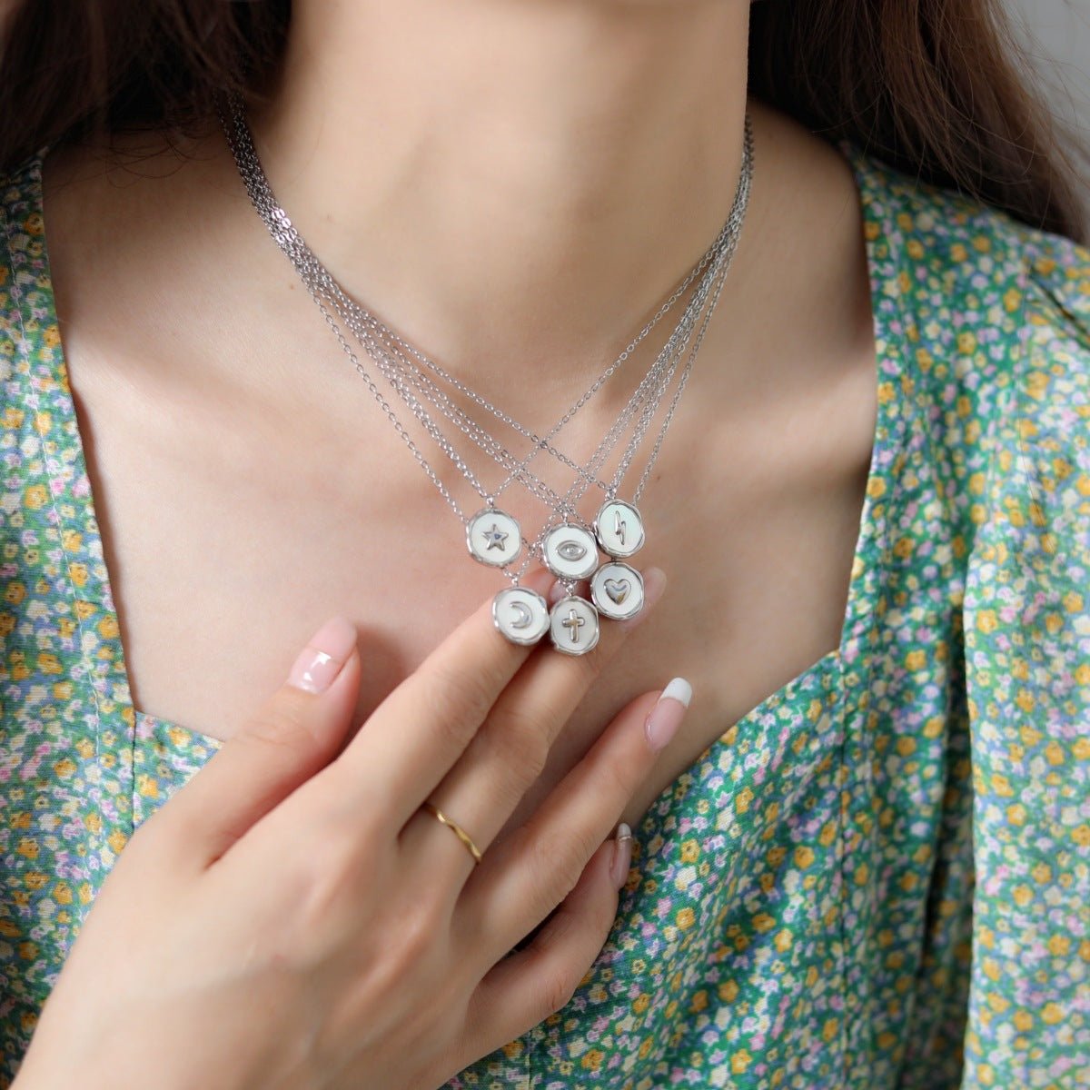 Collar de Nácar con Símbolos - Lovia