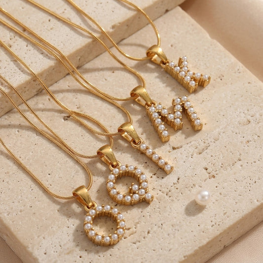 Collar Letra Perlas