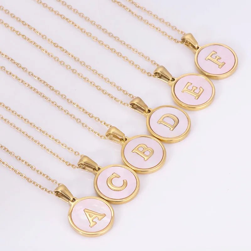 Collar Letra Redondo Nácar - Lovia