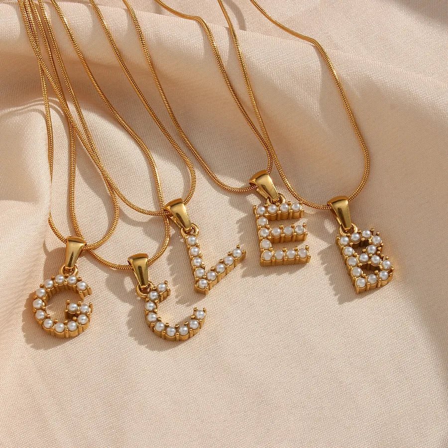 Collar Letra Perlas - Lovia
